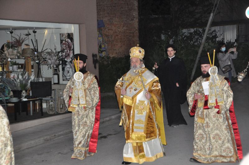 Τά ἅγια Πάθη τοῦ Κυρίου μας ἡ Ἀποκαθήλωσις καί ὁ Ἐπιτάφιος στόν Ἱερό Μητροπολιτικό Ναό Δράμας